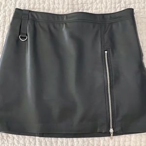 Black leather skirt, in good condition, cute and flirty by Identity size 10
